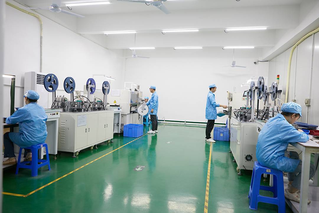 制造三部(FFC排線成型車間)